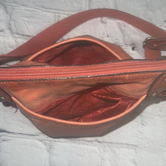 Burnt orange color fossil soft leather crossover purse - Picture 8 of 8